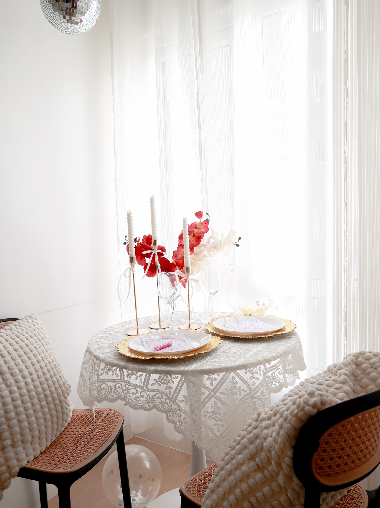 Mid Century Unit - Dining Area